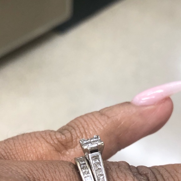 Jarreds wedding ring - Picture 2 of 3